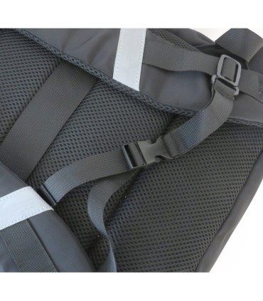 Czarny plecak młodzieżowy miejski szkolny Youtrendy, USB, 22l